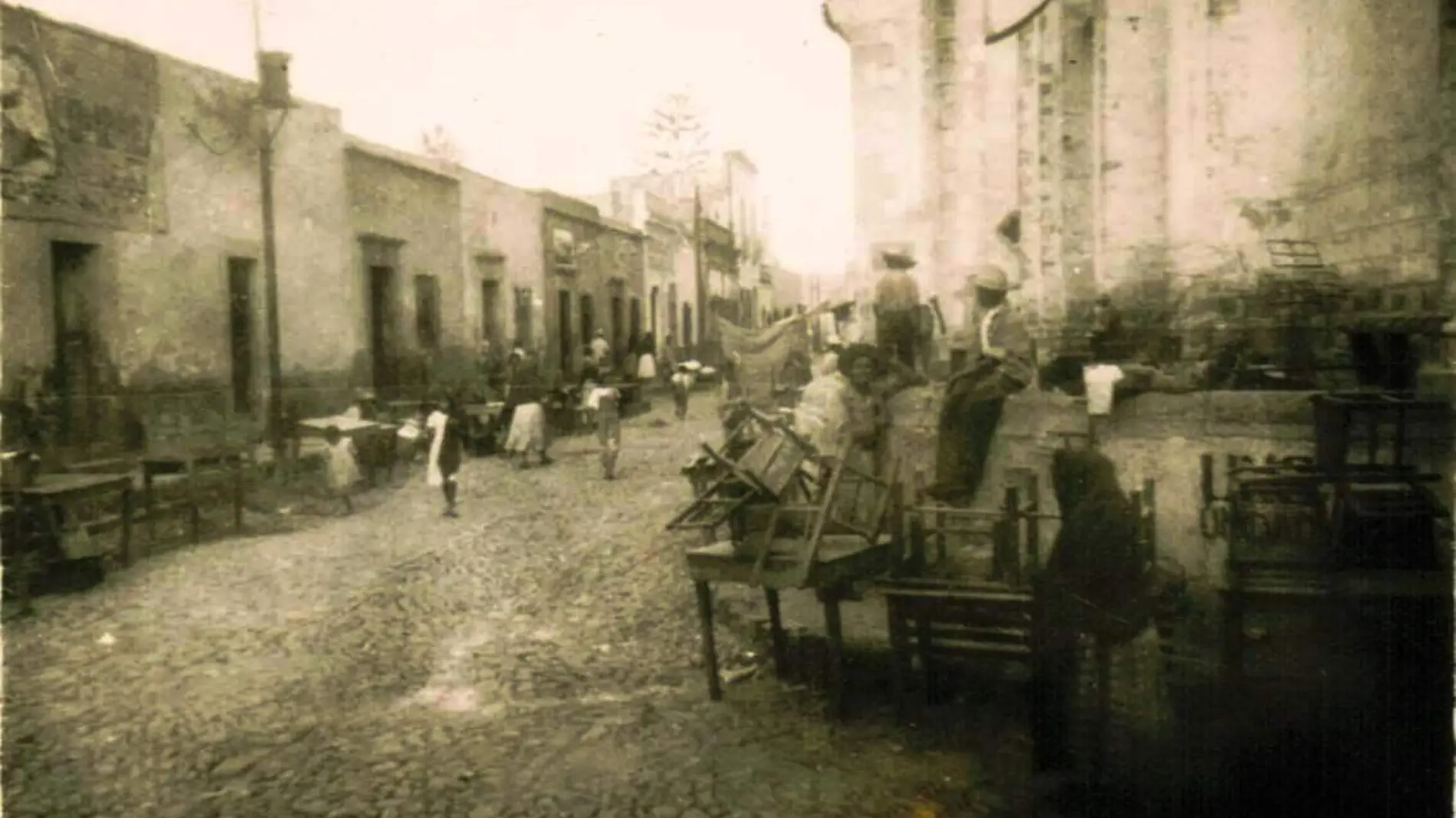 Av. Gral. Arteaga., ca 1945. Archivo Particular.